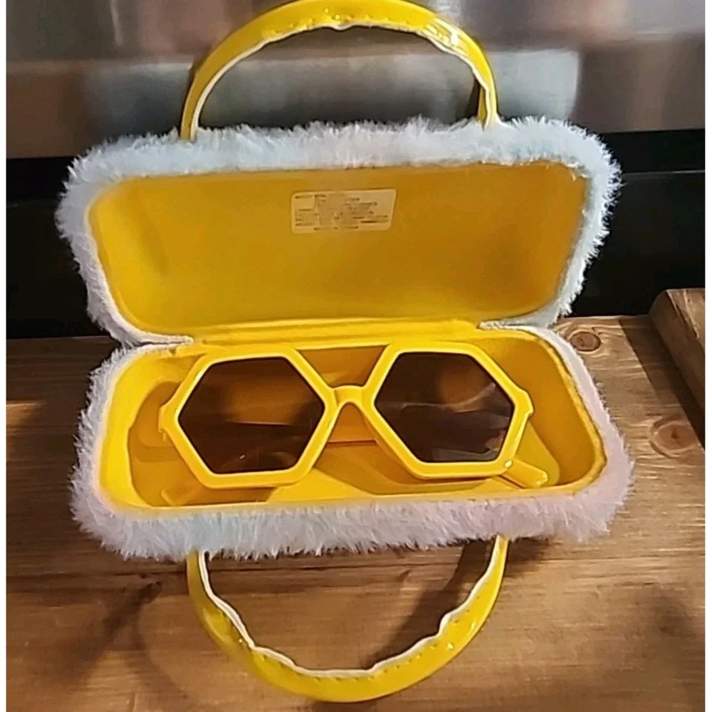 Girls Embroidered‎ Happy Face Faux Fur Sunglasses Case W/retro Sunglasses